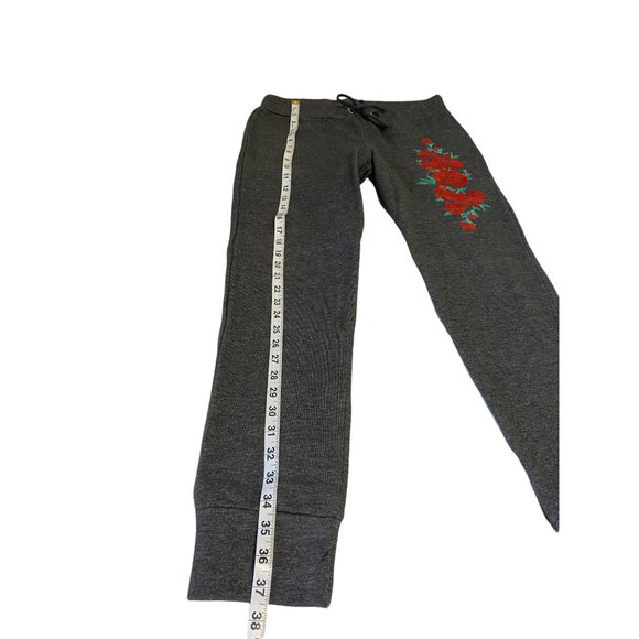 Messy Bun Just Chilling Women's Jogger Pants Roses Embroiled  on the Left Size L - Picture 3 of 6